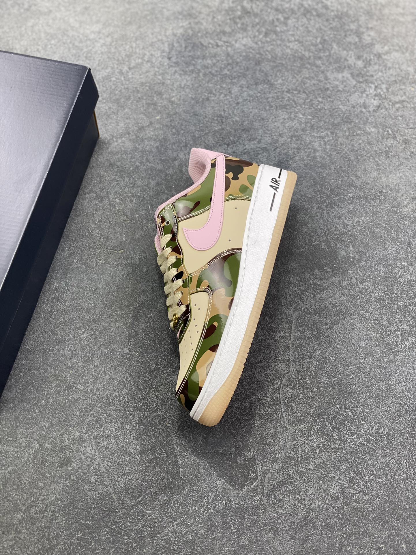 图片[7]-Air Force 1 Low 迷彩 原楦头原纸板 打造纯正空军版型 #专注外贸渠道 全掌内置蜂窝气垫 #原盒配件 原厂中底钢印、拉帮完美 货号：HQ1967-200 尺码：36 36.5 37.5 38 38.5 39 40 40.5 41 42 42.5 43 44 44.5 45 46-选品中心