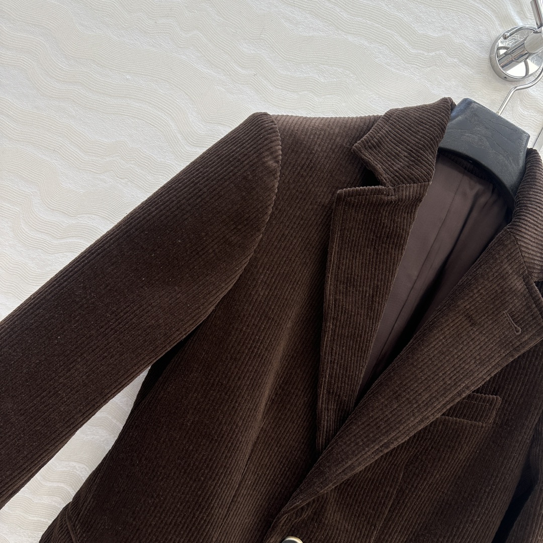 独家首发❤️原单品质，RL浓郁美式风穿搭，定制巧克力棕色灯芯绒西装外套！减龄学院风气质高级单品。经典收腰