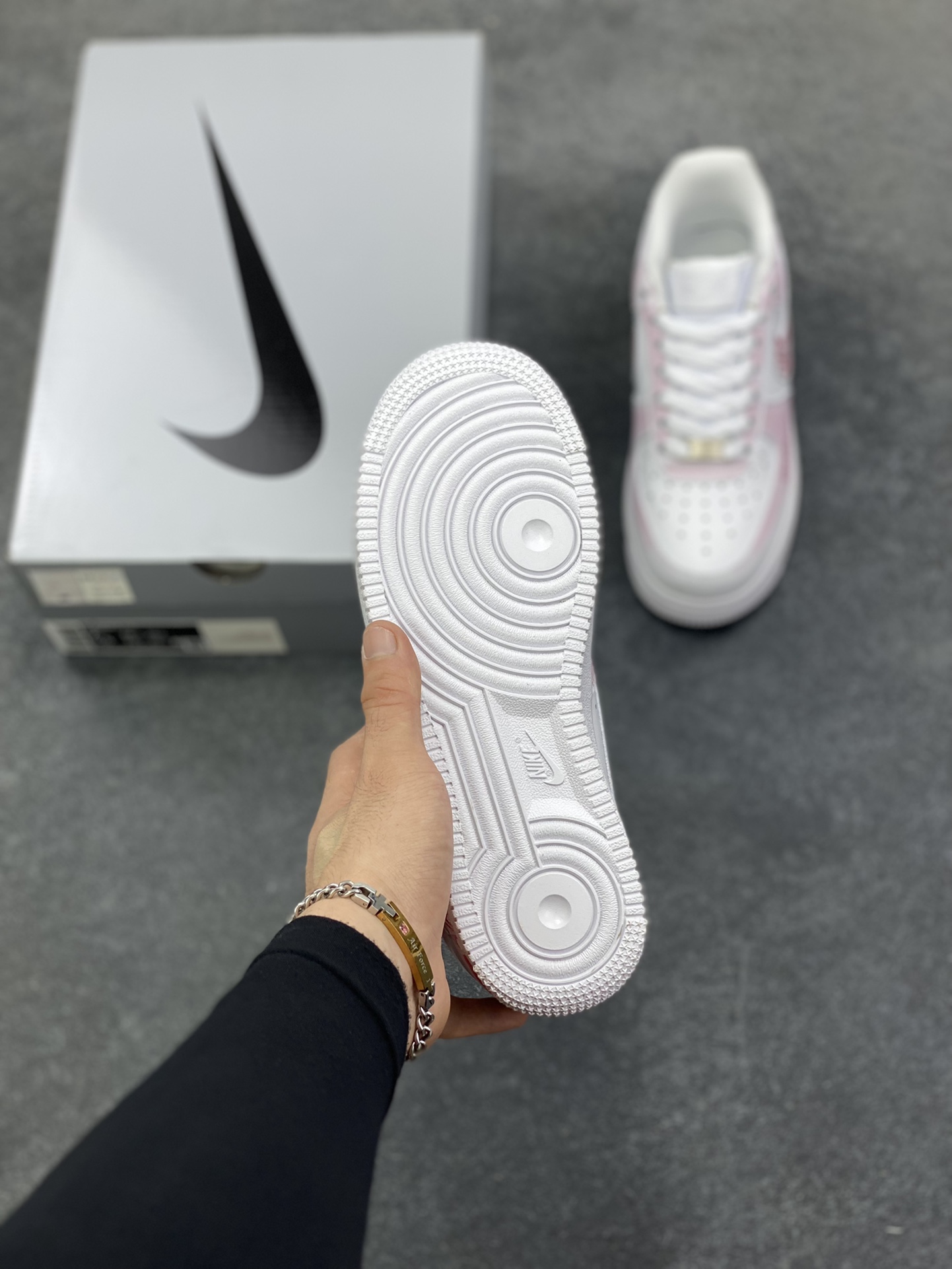 图片[5]-Nike Air Force 1 Low’07 蝴蝶结 空军一号低帮休闲板鞋 定制皮料 定制鞋盒 原楦原纸板 纯正空军版型 内置全掌气垫 货号：ZH0316-116 尺码：36 36.5 37.5 38 38.5 39 40 40.5 41 42 42.5 43 44 44.5 45-选品中心