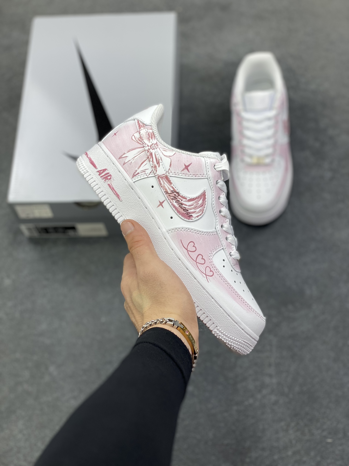 Nike Air Force 1 Low’07 蝴蝶结 空军一号低帮休闲板鞋 定制皮料 定制鞋盒 原楦原纸板 纯正空军版型 内置全掌气垫 货号：ZH0316-116 尺码：36 36.5 37.5 38 38.5 39 40 40.5 41 42 42.5 43 44 44.5 45-选品中心