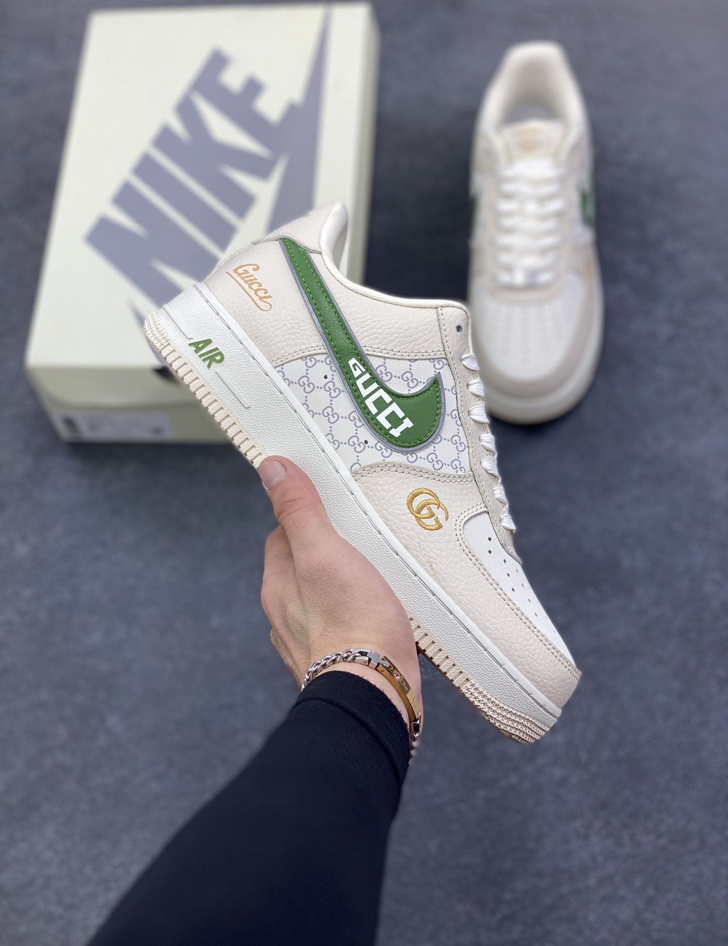 NIke Air Force 1 \'07 Low GUCCI 联名--白棕绿空军一号低帮 运动鞋 休闲鞋 折边针车 高级夜光效果 工艺难度大 原楦头原纸板 高端定制鞋盒 原厂鞋底 超高清洁度 细节完美 货号：YF9511-804 尺码：36 36.5 37.5 38 38.5 39 40 40.5 41 42 42.5 43 44 44.5 45-选品中心