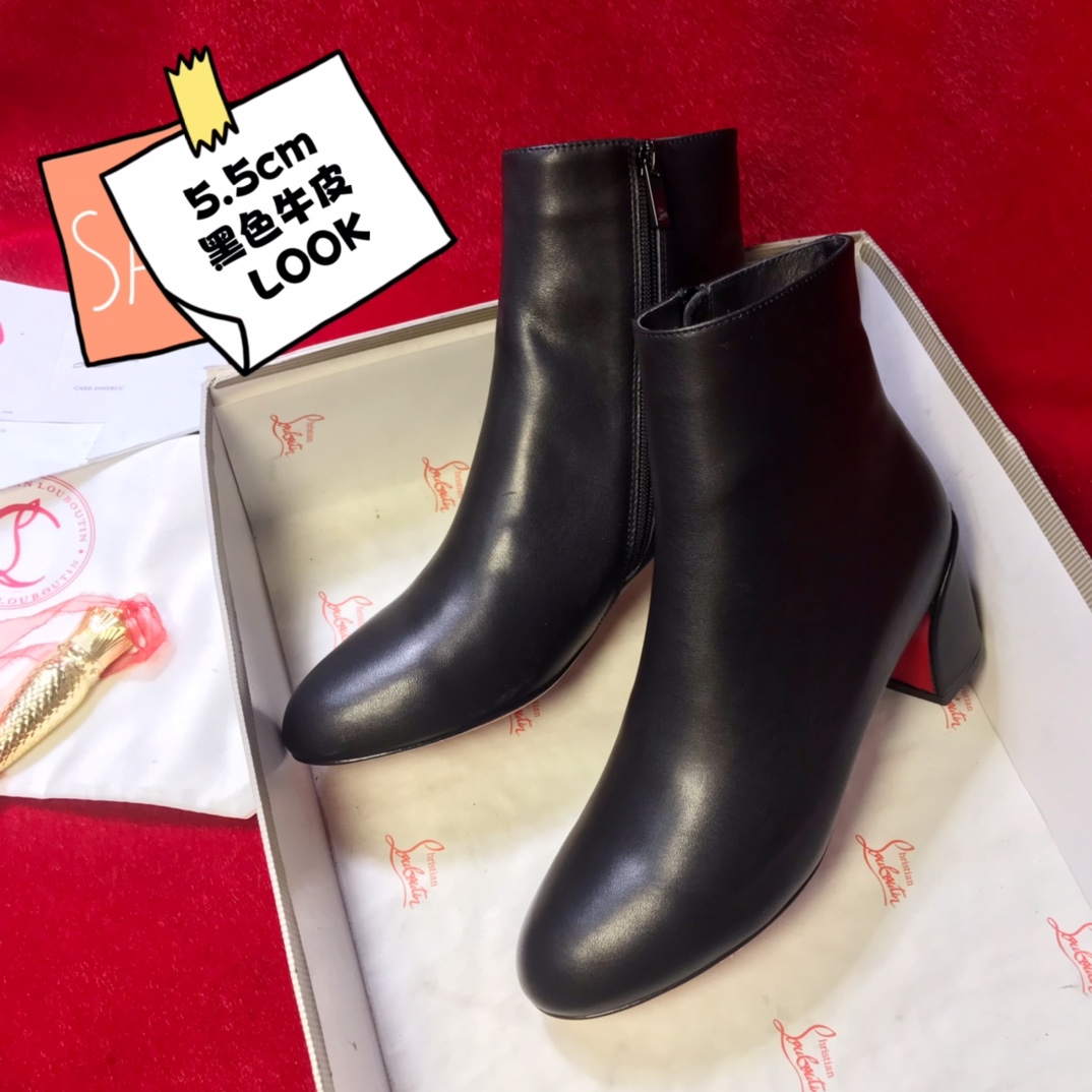 NO:337663,High-end customized autumn and winter boot series!  H5.5Cm, size 35-42. Leather big sole, X4021-1 black cowhide, official website synchronization. Standard European code Reference:X4021-1 Color:black Material:cowhide Lining:sheep leather Heel height:8.5Cm Sole:leather sole Size:EUR 35-42 (US 4-11):,,christian louboutin,boots,cowhide,Leather soles19860909高端订制 秋冬靴系列！ H5.5Cm,尺码35-42码.真皮大底,,X4021－1黑牛皮,官网同步. 标准欧码 Reference:X4021－1 Color:black Material:cowhide Lining:sheep leather Heel heigh:8.5Cm Sole:leather sole Size:EUR 35－42（US 4一11) :,,christian louboutin,boots,cowhide,Leather soles,Women's Shoes