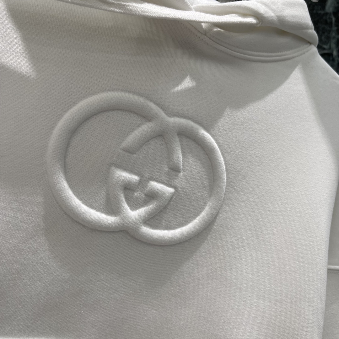 G家 25秋冬新款 logo压花连帽卫衣 胸前的双G压花低调又醒目是品牌的身份标识 无需浮夸点缀 宽松连