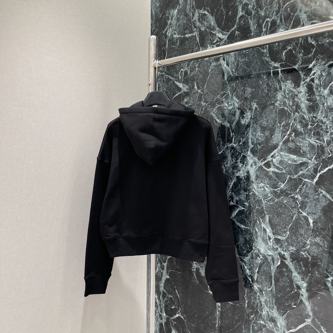 G家 25秋冬新款 logo压花连帽卫衣 胸前的双G压花低调又醒目是品牌的身份标识 无需浮夸点缀 宽松连