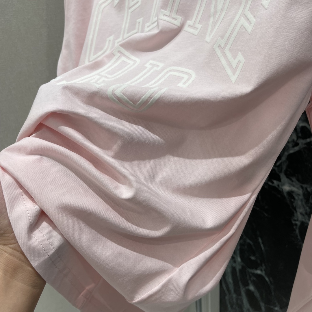 CE 25秋冬新款 字母印花长袖T恤 它以极简廓形勾勒松弛感，经典的字母印花采用立体压印工艺，在藏蓝或柔