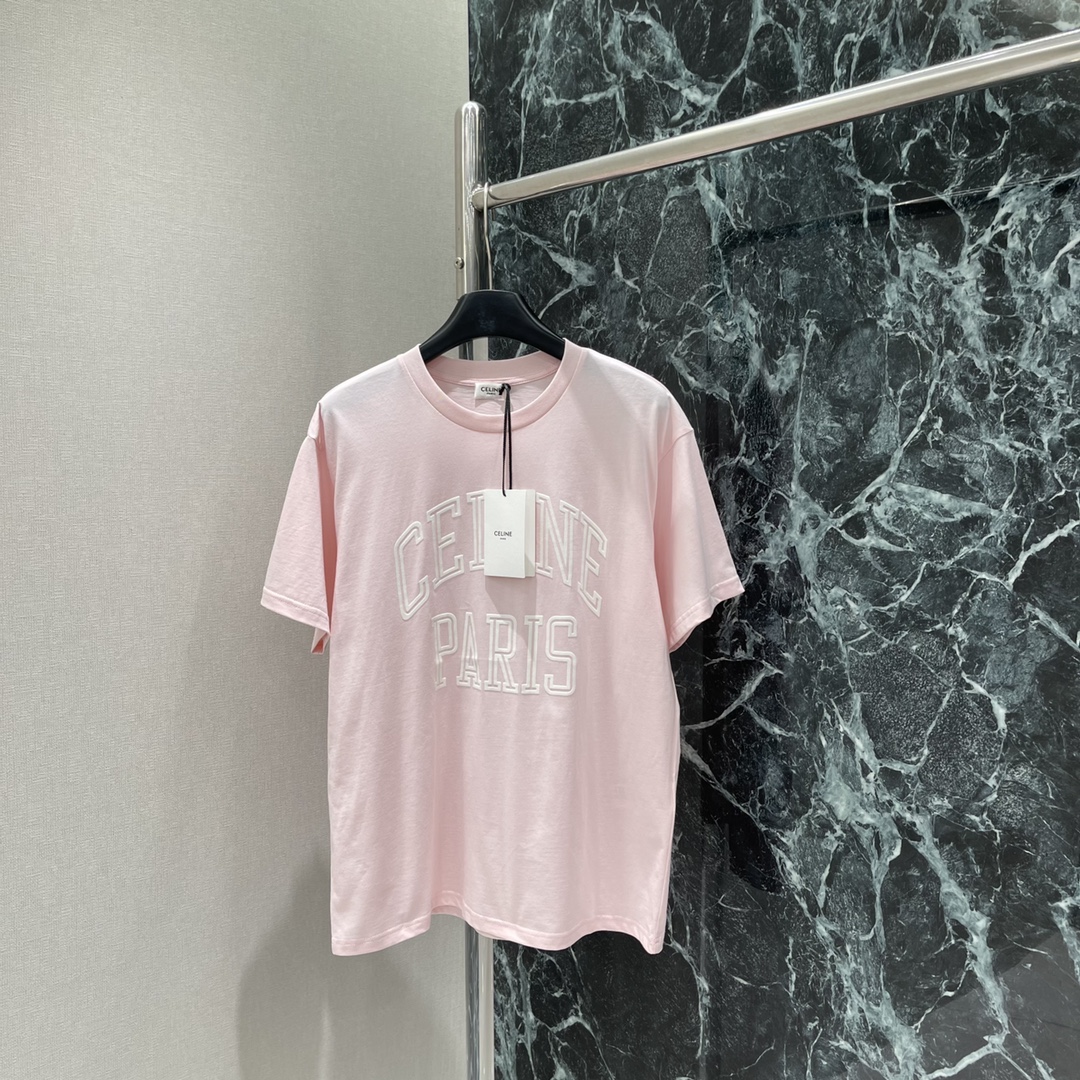 CE 25秋冬新款 字母印花短袖T恤 它以极简廓形勾勒松弛感，经典的字母印花采用立体压印工艺，在藏蓝或柔