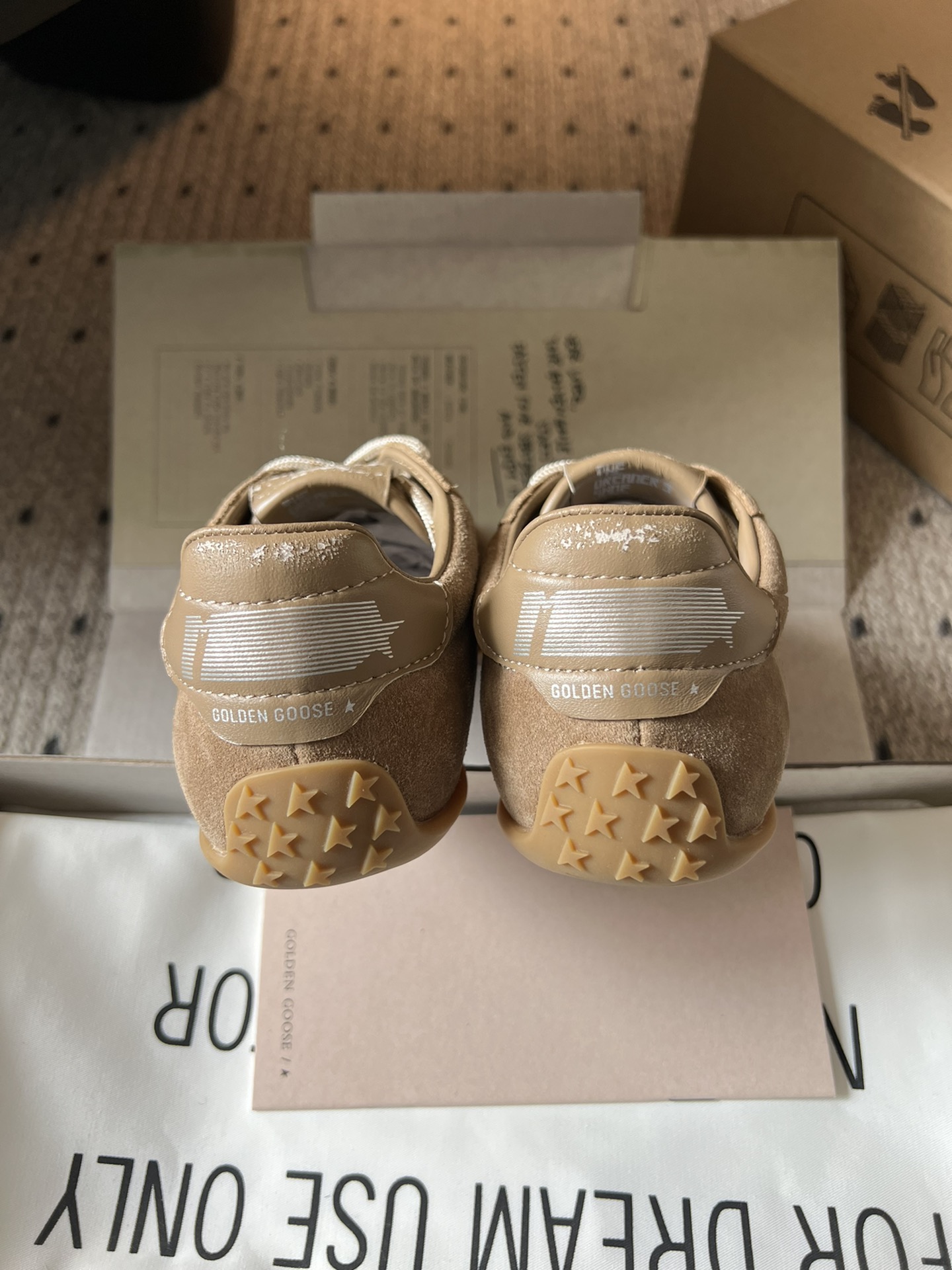 Golden Goose Marathon Leather Sneakers: Retro Style & Modern Comfort 10 i1758353571 4500 8