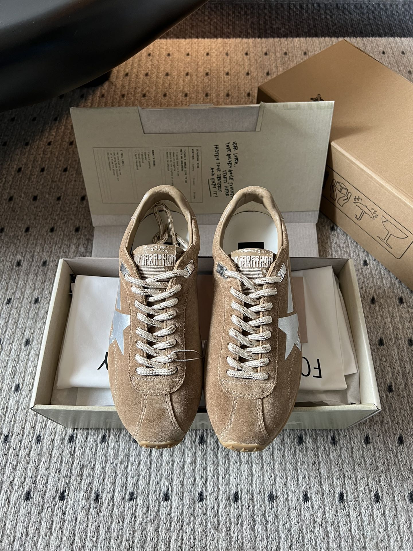 Golden Goose Marathon Leather Sneakers: Retro Style & Modern Comfort 2 i1758353571 6913 0