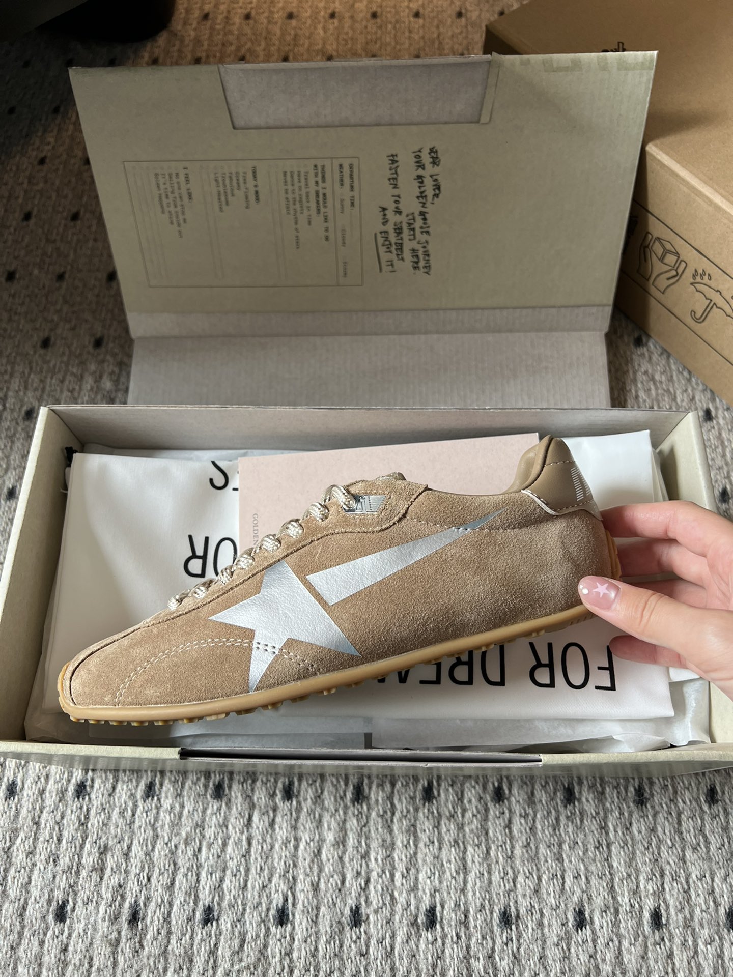 Golden Goose Marathon Leather Sneakers: Retro Style & Modern Comfort 9 i1758353571 8836 7