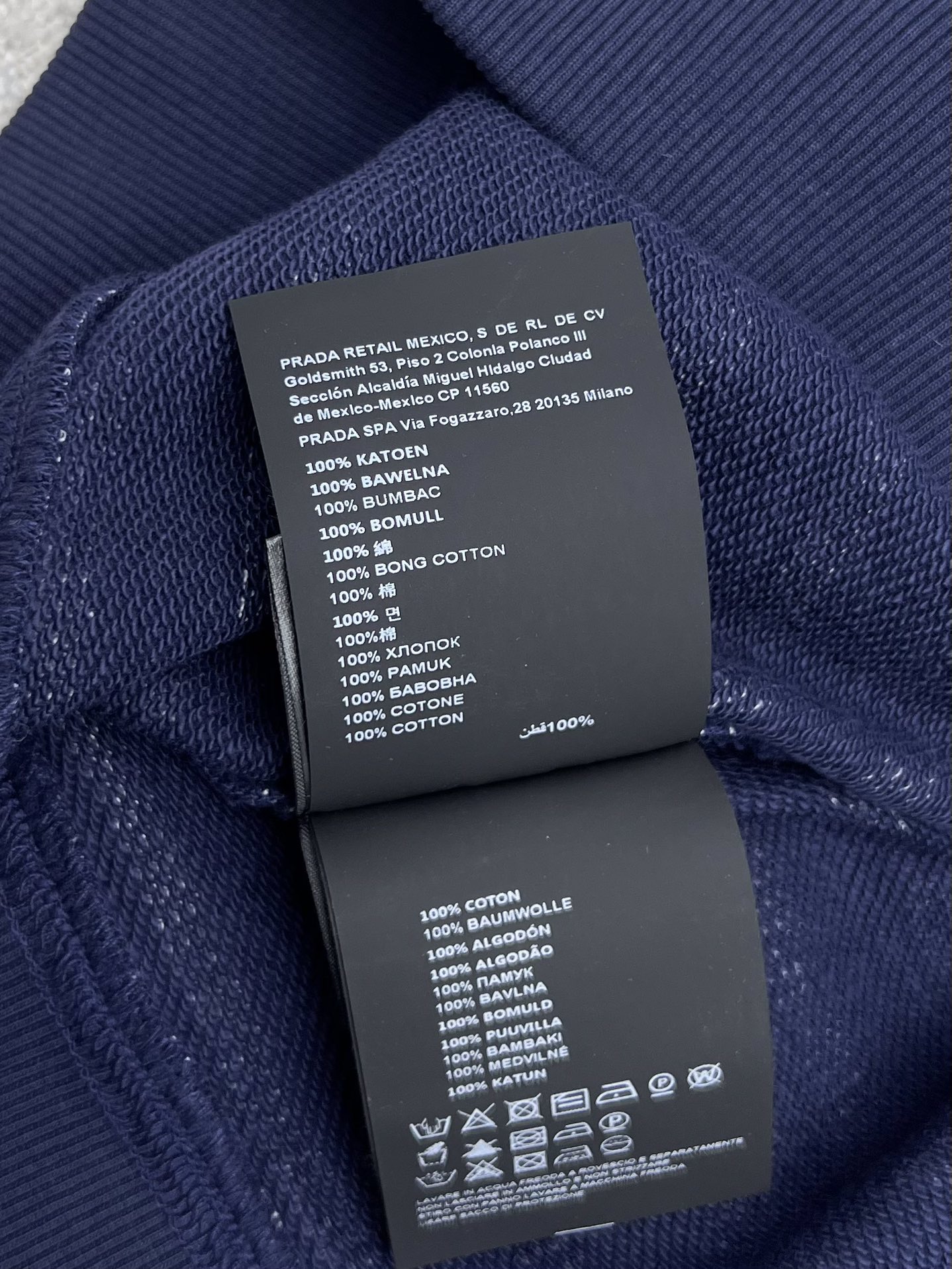 miumi*半拉链条纹polo衫这款条纹polo衫采用毛圈棉质面料结合了休闲的精致感 配有罗纹领口和袖口