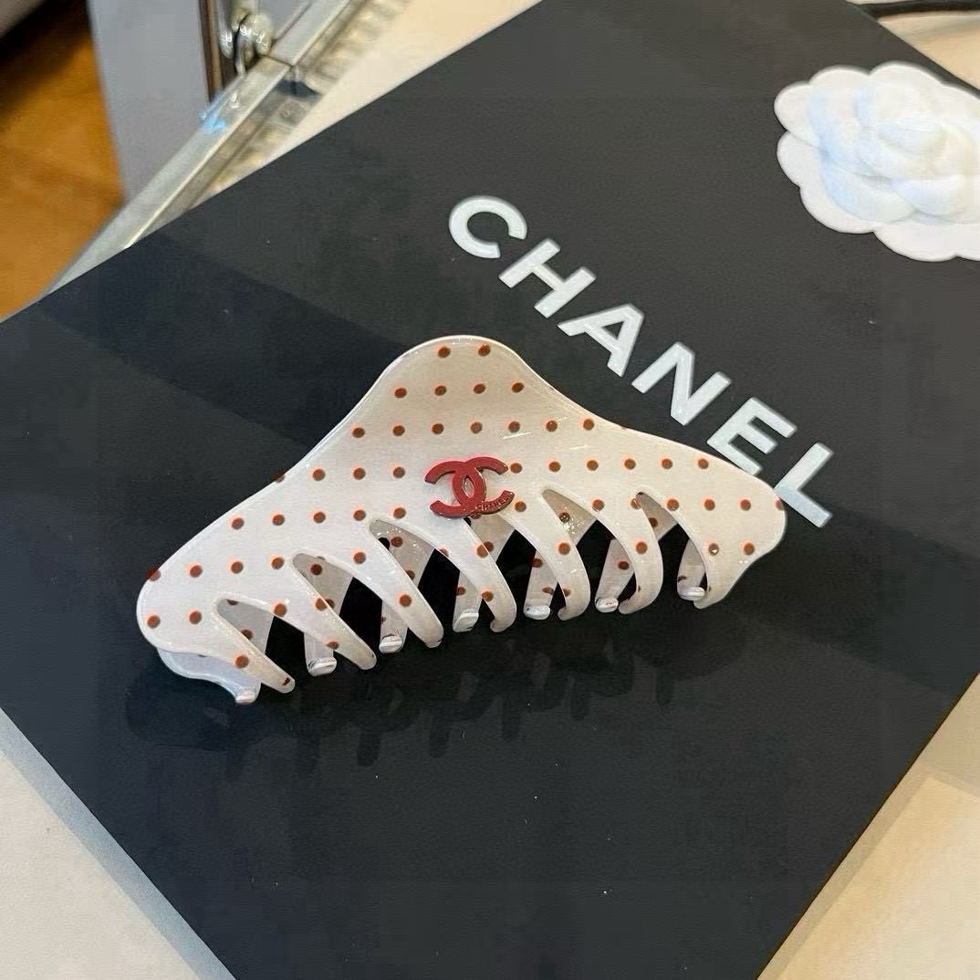 🆕 Chanel抓夹
