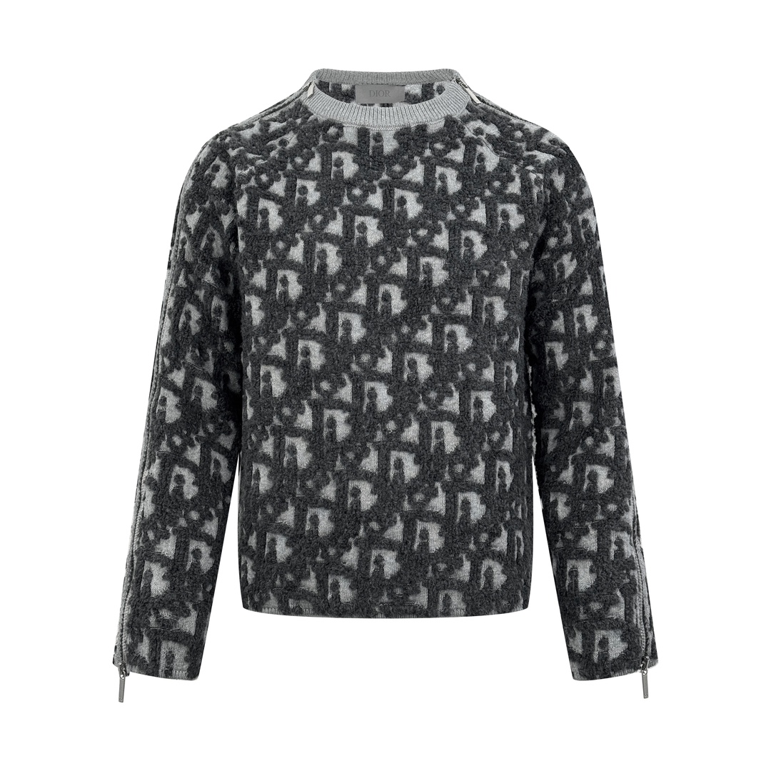 NO:530287,.Dior Oblique jacquard zipper sweater, fixed-woven cotton mutton whisper blend, excellent texture, comfortable skin, dark grey as the base, light grey as the rhyme, interpret a silent symphony of colors between the warp and weft, encounter the Dior Oblique pattern covering the body, delicate intertwined, dazzling, originated from the deep cultural heritage of the Dior brand, hidden zippers on the side break the conventional structure, tension is born, the fall shoulder lines naturally extend like a bridge arch, leverage your own style lever, and meet you with every elegance Craft 1: made of a imported German machine jacquard, precisely control the arrangement and intertwining of yarns carefully intertwined on the loom Dior Oblique jacquard art pattern inlay, the fabric is more vivid and three-dimensional Craft 2 adopts towel embroidery craft A traditional hand-made embroidery technique Embroidery using needle method  Completed by changing the hooking action of special heads. The coils are buckled one by one, thus bringing a towel-like texture and effect. Craft 3: Curved thread structure. By changing the needle method and arrangement of yarns during the knitting process, the yarns are curved in the fabric. Craft 4: Laundry washing water and soft smell removal process. Deep cleaning and smell removal treatment of clothes through professional washing equipment and specific detergents. Improve the feel and appearance of clothes. Accessories. Customized 1:1 Dior Zipper Customized 1:1 Dior trademark. Sizes S M L XL,,dior,sweaters,alexander wang19860909.Dior Oblique 提花拉链毛衣 定织定染棉羊脂絮语混纺 质感卓越 舒适贴肤 以深灰为基底 浅灰为韵 在经纬交织间演绎一场色彩的静默交响 邂逅铺满衣身的Dior Oblique图案 细腻交织 琳琅满目 源自Dior品牌深厚的文化底蕴 侧边隐藏式拉链打破常规结构 张力自生 落肩线条如桥梁拱券般自然延伸 撬动属于自己的风格杠杆 伴你邂逅每一份优雅 工艺1: 德国进口机提花组织而成 精确地控制纱线的排列和交织方式 在织机上精心交织 Dior Oblique 提花艺术图案镶饰 织物更加生动立体 工艺2采用毛巾绣工艺 一种传统手工刺绣技术 采用针法进行刺绣 通过变换特种机头勾线动作完成 线圈一环扣一环 从而带来毛巾般的质感和效果 工艺3: 曲型螺纹组织 通过改变针织过程中的针法和纱线的排列方式 使纱线在织物中呈现出曲线状的分布 工艺4:成衣洗水加软去味工艺 通过专业的洗涤设备和特定的洗涤剂 对衣物进行深度清洁和去味处理 改善衣物的手感和外观 辅料 定制1:1 Dior 拉链 定制1:1 Dior 商标 版型 宽松版型 尺码 S M L XL,,dior,sweaters,alexander wang,Men's clothing