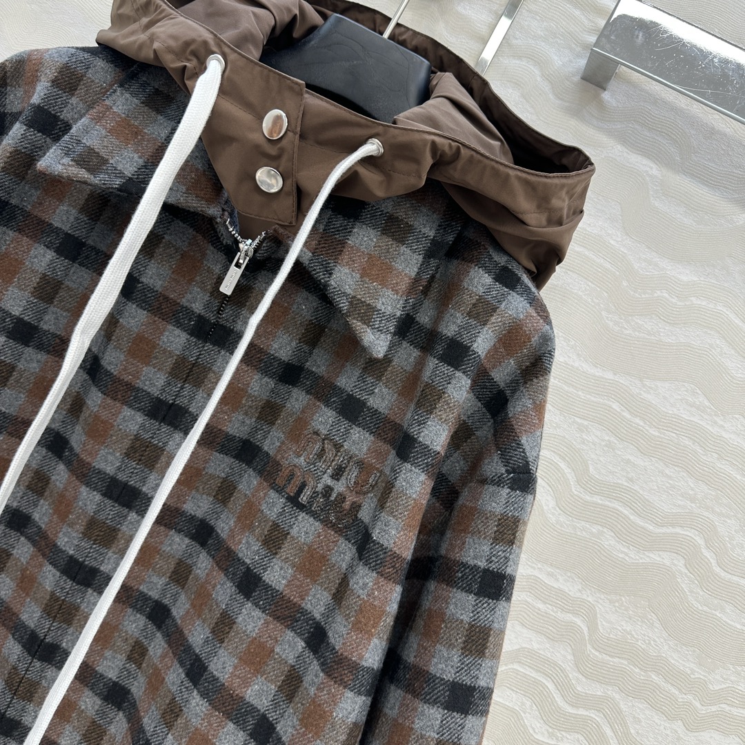 独家首发❤️原单品质miu系少女穿搭！知识分子时髦风翻领夹克假两件外套！定制羊毛格纹面料挺阔。时髦配色复