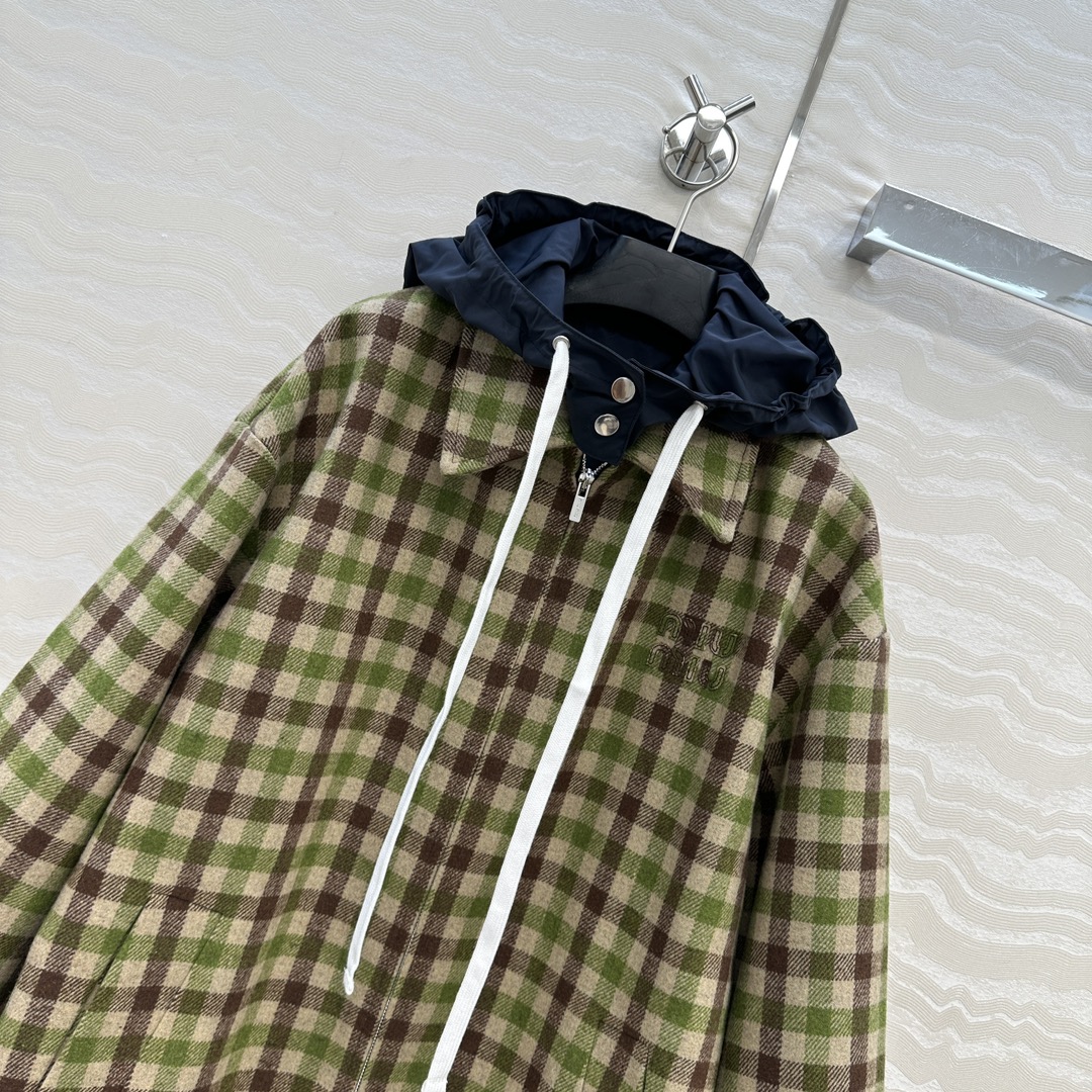 独家首发❤️原单品质miu系少女穿搭！知识分子时髦风翻领夹克假两件外套！定制羊毛格纹面料挺阔。时髦配色复