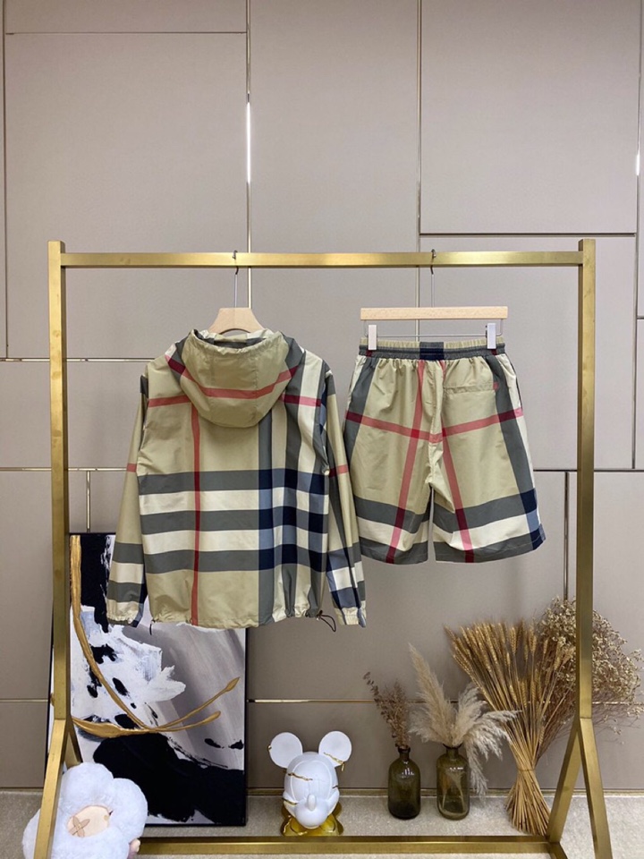 Burberry巴宝莉2024春夏/🆕原版级🆕新款卡其超大格纹战马骑士刺绣 防晒连帽夹克外套套装🔥❤️\