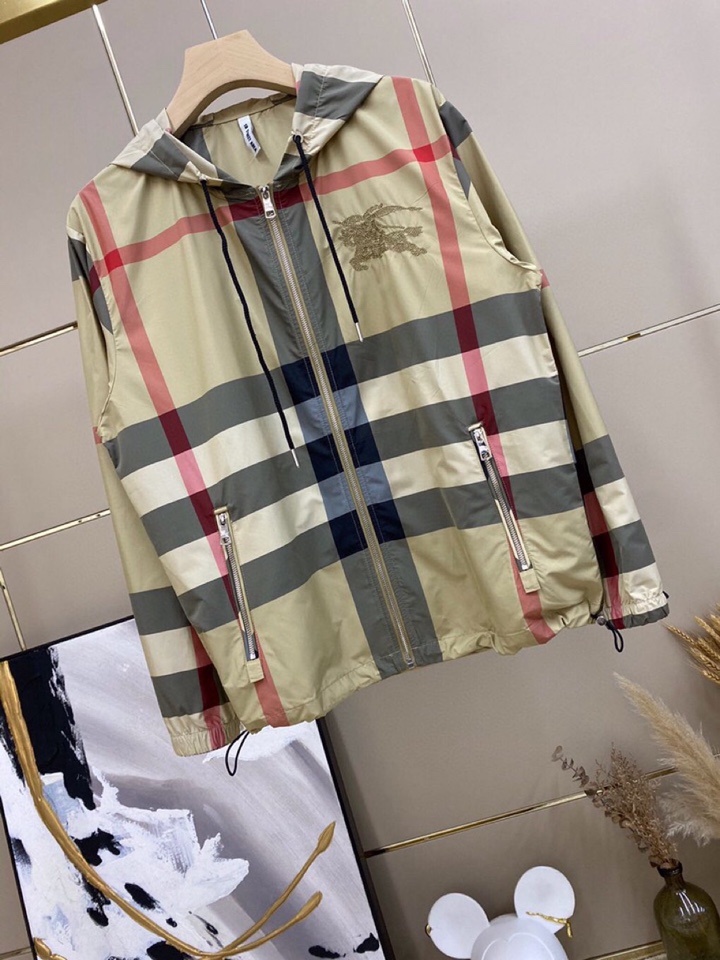 Burberry巴宝莉2024春夏/🆕原版级🆕新款卡其超大格纹战马骑士刺绣 防晒连帽夹克外套套装🔥❤️\
