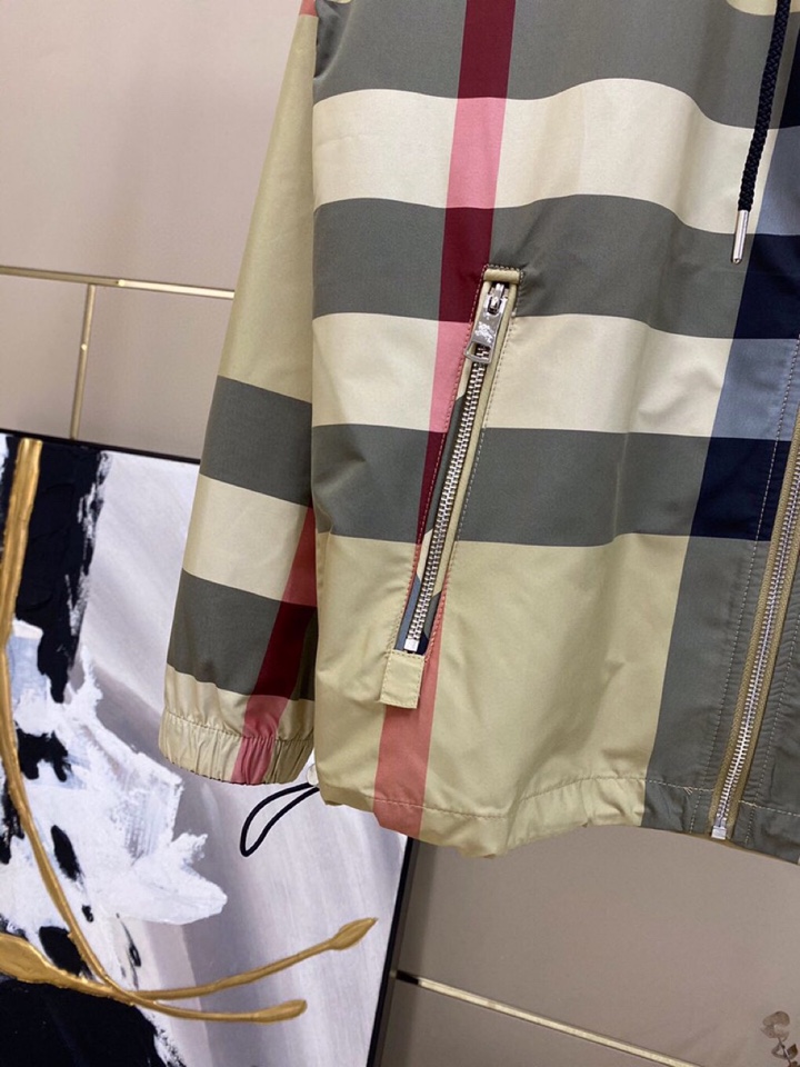 Burberry巴宝莉2024春夏/🆕原版级🆕新款卡其超大格纹战马骑士刺绣 防晒连帽夹克外套套装🔥❤️\