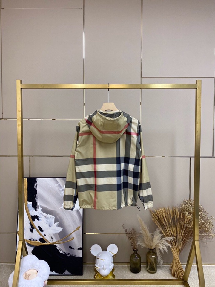Burberry巴宝莉2024春夏/🆕原版级🆕新款卡其超大格纹战马骑士刺绣 防晒连帽夹克外套套装🔥❤️\
