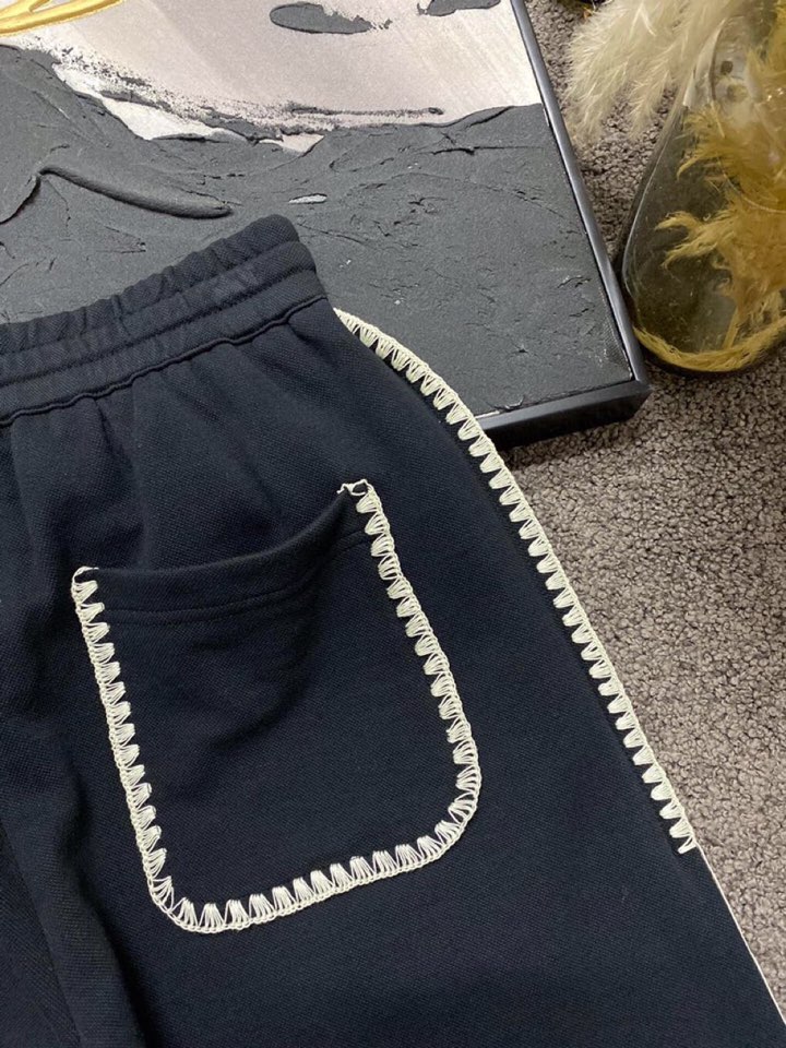 LOEWE 罗意威春夏网红爆款🔥火爆罗罗威钩花边短裤，专属定制奢品空气珠地面料，爽滑舒适有型，手感超一流