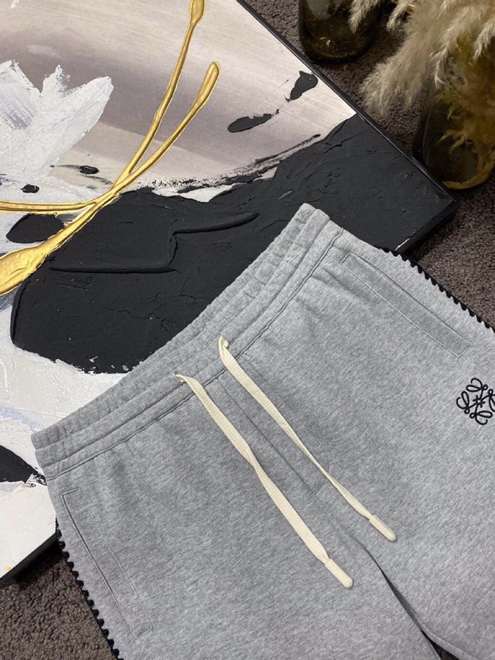 LOEWE 罗意威春夏网红爆款🔥火爆罗罗威钩花边短裤，专属定制奢品空气珠地面料，爽滑舒适有型，手感超一流