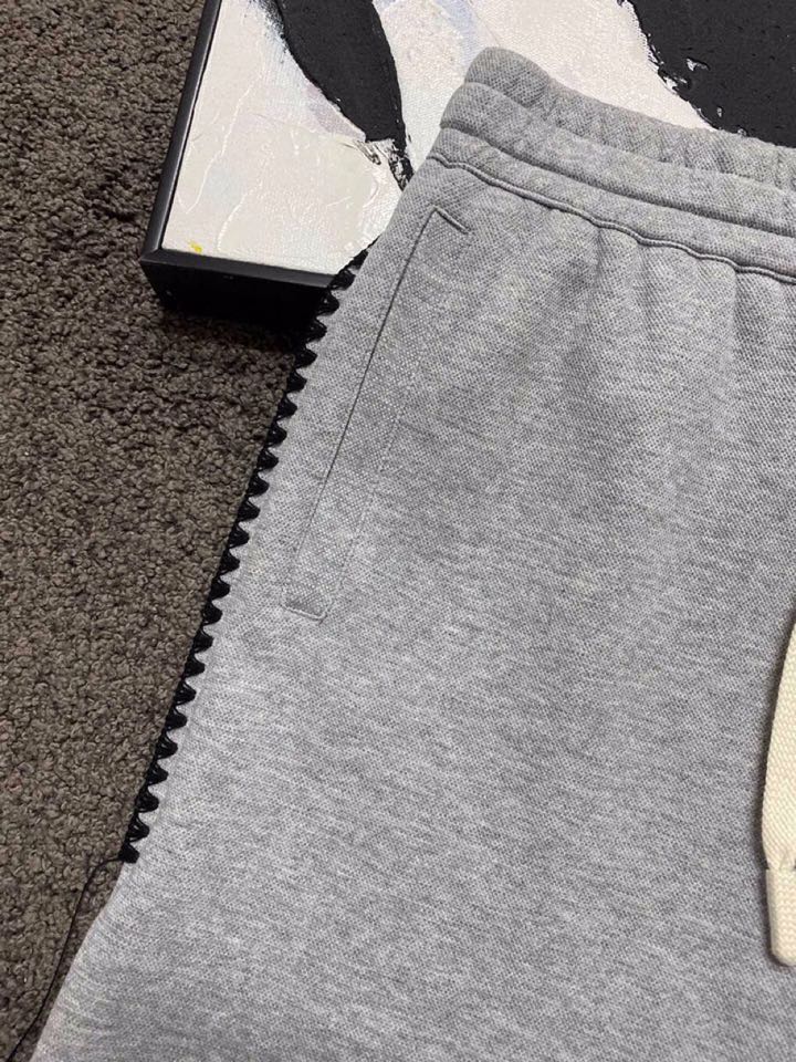 LOEWE 罗意威春夏网红爆款🔥火爆罗罗威钩花边短裤，专属定制奢品空气珠地面料，爽滑舒适有型，手感超一流