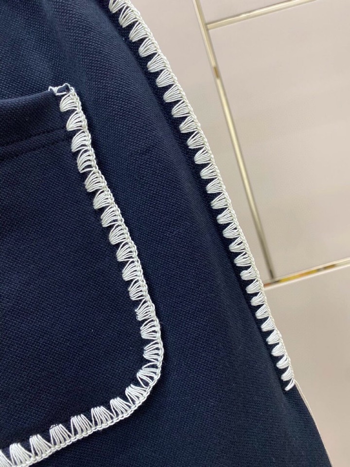 LOEWE 罗意威春夏网红爆款🔥火爆罗罗威钩花边短裤，专属定制奢品空气珠地面料，爽滑舒适有型，手感超一流