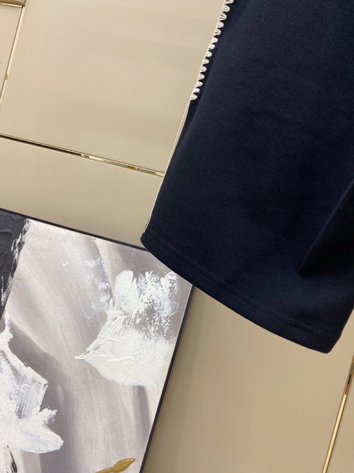 LOEWE 罗意威春夏网红爆款🔥火爆罗罗威钩花边短裤，专属定制奢品空气珠地面料，爽滑舒适有型，手感超一流