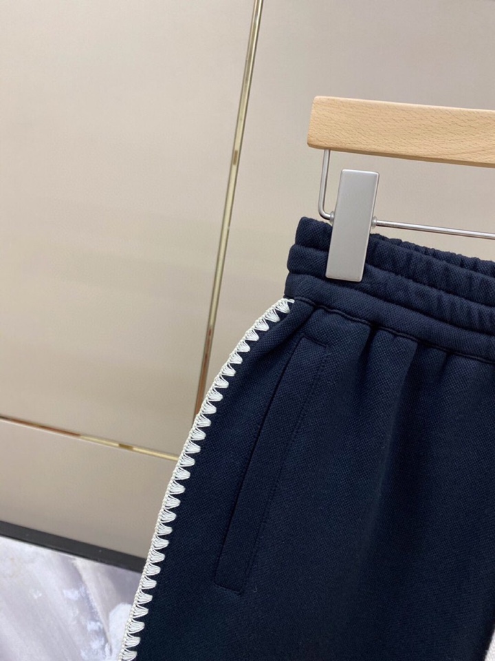 LOEWE 罗意威春夏网红爆款🔥火爆罗罗威钩花边短裤，专属定制奢品空气珠地面料，爽滑舒适有型，手感超一流