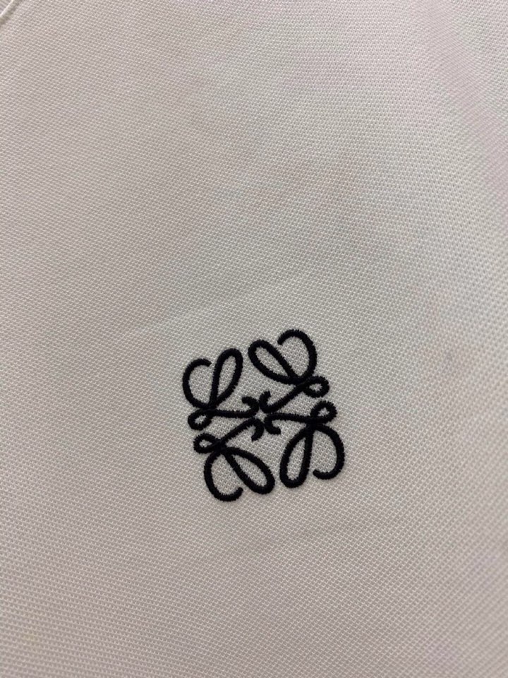 LOEWE 罗意威春夏网红爆款，钩花边短袖圆领短款套装，专属定制奢品丝光珠地面料，爽滑舒适有型，手感超一