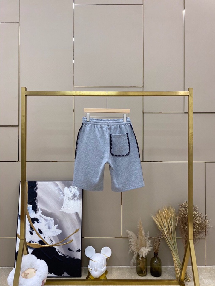 LOEWE 罗意威春夏网红爆款，钩花边短袖圆领短款套装，专属定制奢品丝光珠地面料，爽滑舒适有型，手感超一