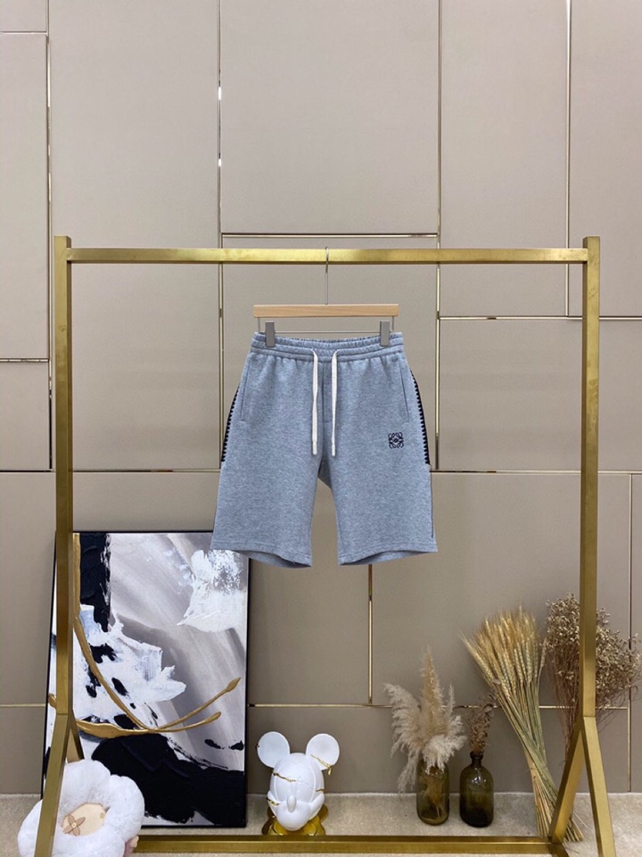 LOEWE 罗意威春夏网红爆款，钩花边短袖圆领短款套装，专属定制奢品丝光珠地面料，爽滑舒适有型，手感超一