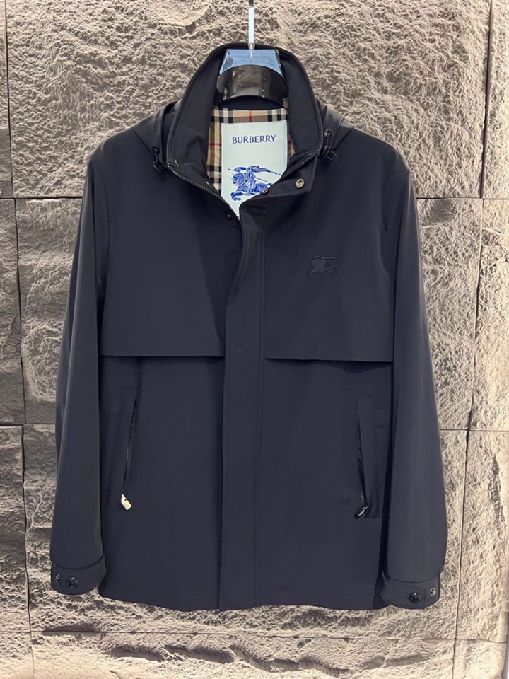 Burberry 巴宝莉2025ss 秋冬新品男士休闲隐藏式防风帽连帽风衣外套， 高奢内敛低调，轻松驾驭