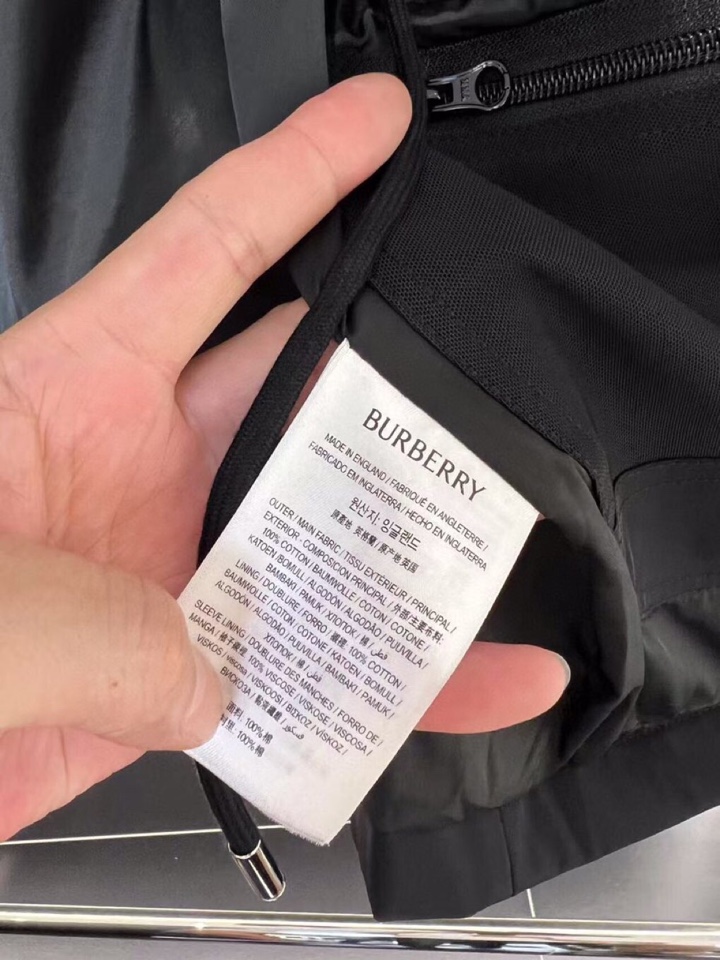 Burberry 巴宝莉2025ss 秋冬新品男士休闲隐藏式防风帽连帽风衣外套， 高奢内敛低调，轻松驾驭