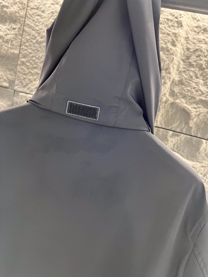 Burberry 巴宝莉2025ss 秋冬新品男士休闲隐藏式防风帽连帽风衣外套， 高奢内敛低调，轻松驾驭