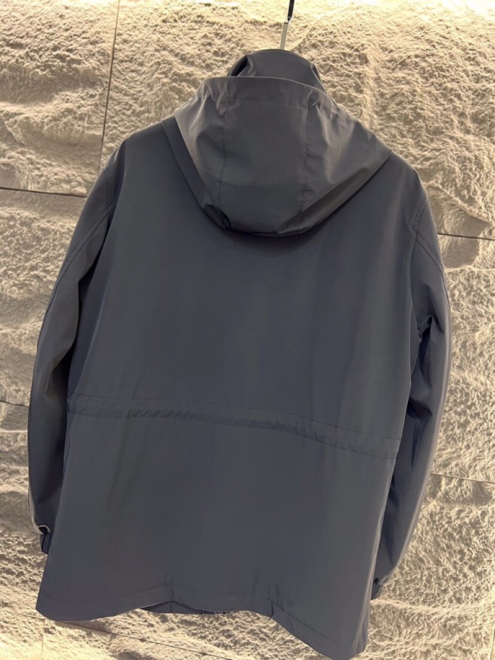 Burberry 巴宝莉2025ss 秋冬新品男士休闲隐藏式防风帽连帽风衣外套， 高奢内敛低调，轻松驾驭