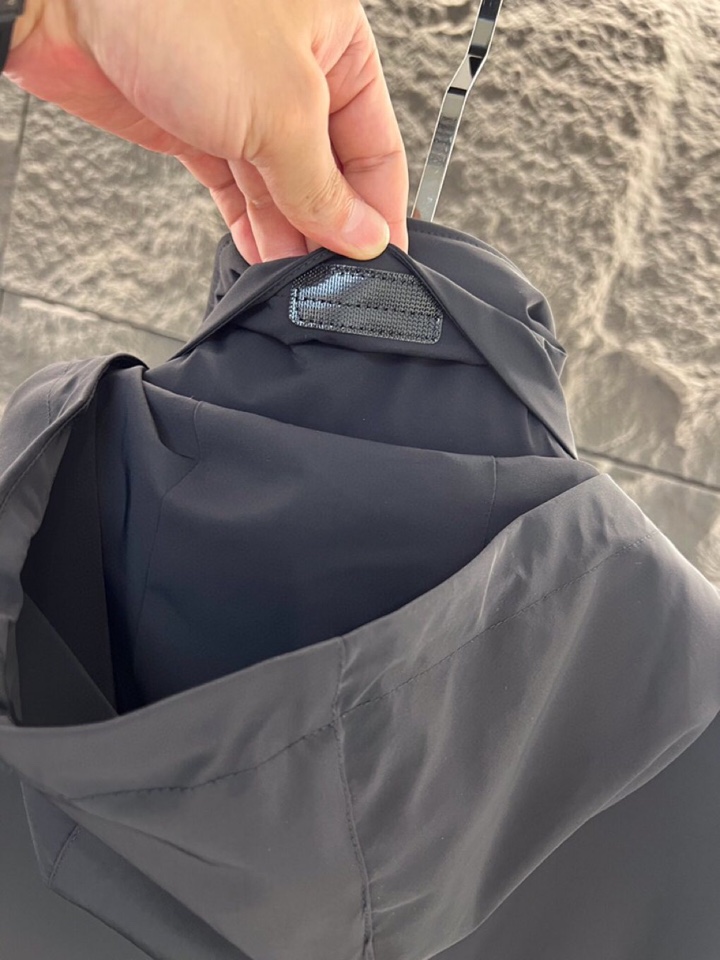 Burberry 巴宝莉2025ss 秋冬新品男士休闲隐藏式防风帽连帽风衣外套， 高奢内敛低调，轻松驾驭