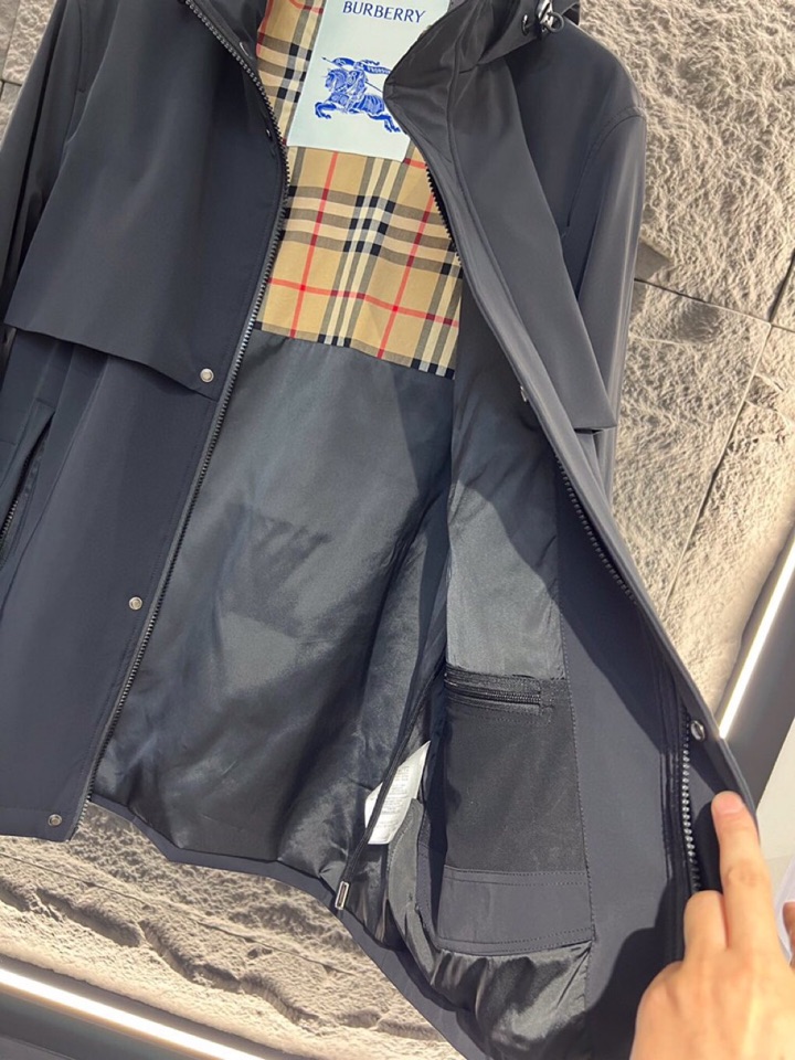 Burberry 巴宝莉2025ss 秋冬新品男士休闲隐藏式防风帽连帽风衣外套， 高奢内敛低调，轻松驾驭