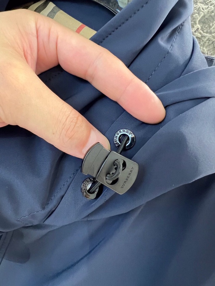Burberry 巴宝莉2025ss 秋冬新品男士休闲隐藏式防风帽连帽风衣外套， 高奢内敛低调，轻松驾驭