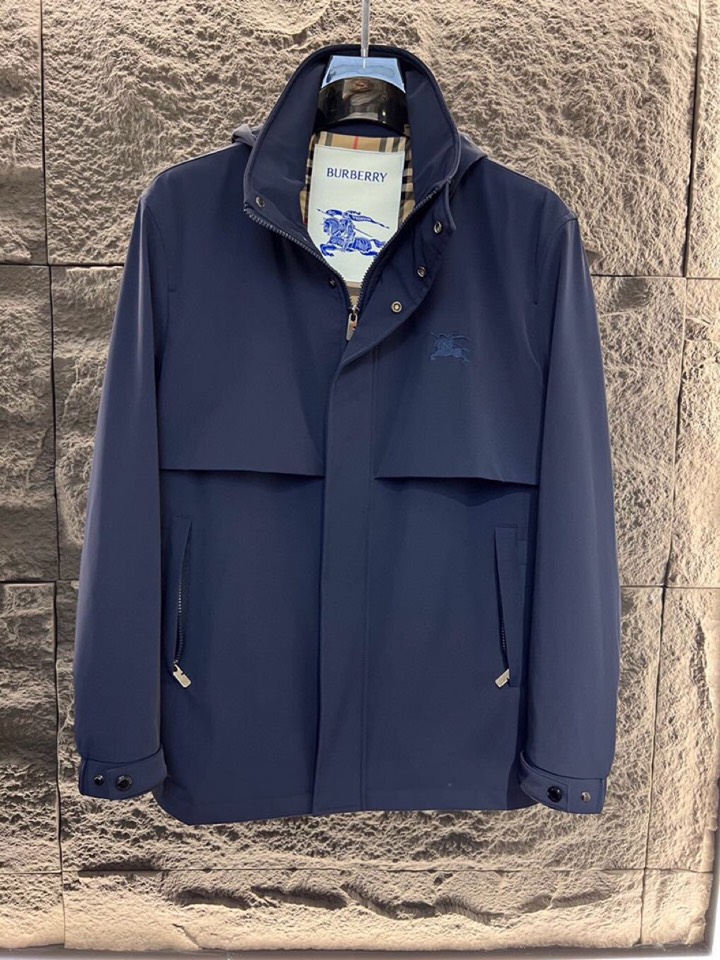 Burberry 巴宝莉2025ss 秋冬新品男士休闲隐藏式防风帽连帽风衣外套， 高奢内敛低调，轻松驾驭