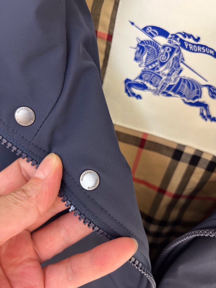 Burberry 巴宝莉2025ss 秋冬新品男士休闲隐藏式防风帽连帽风衣外套， 高奢内敛低调，轻松驾驭