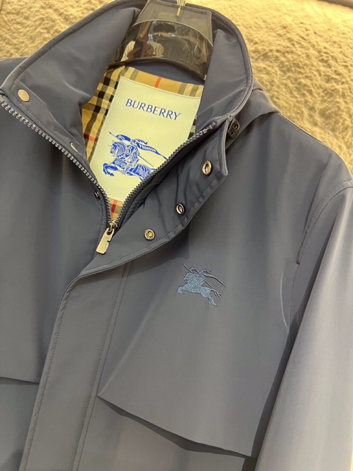 Burberry 巴宝莉2025ss 秋冬新品男士休闲隐藏式防风帽连帽风衣外套， 高奢内敛低调，轻松驾驭
