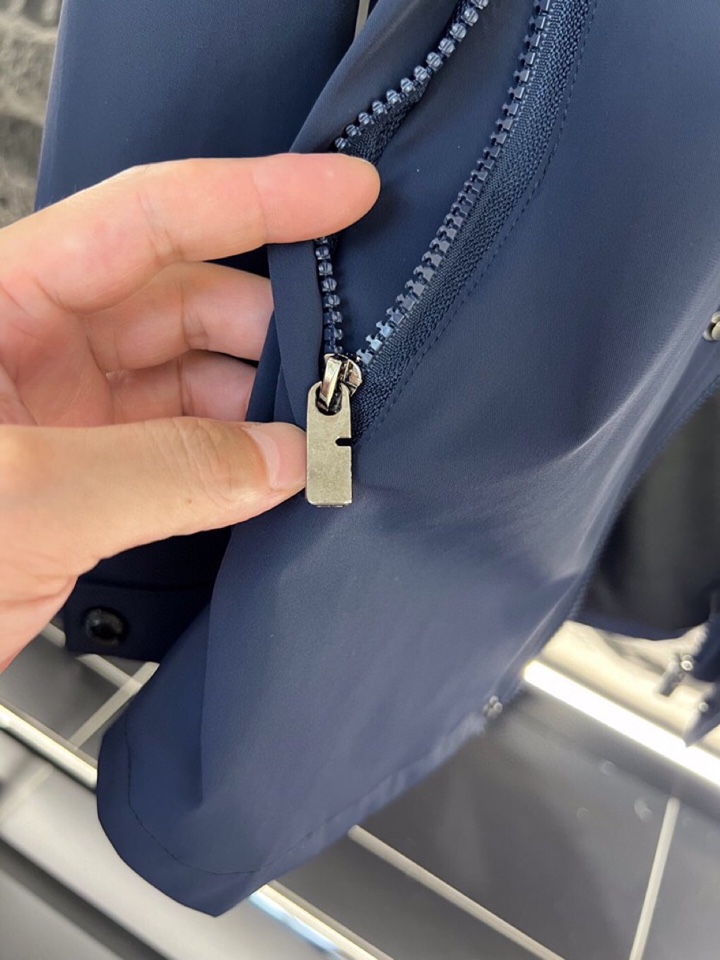 Burberry 巴宝莉2025ss 秋冬新品男士休闲隐藏式防风帽连帽风衣外套， 高奢内敛低调，轻松驾驭