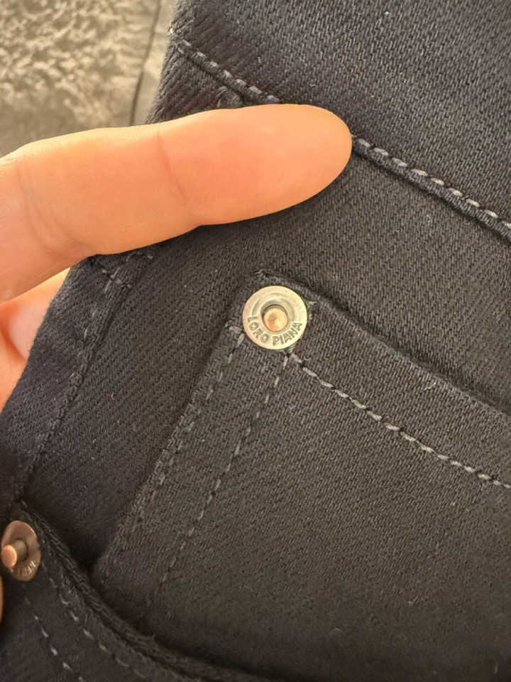 Loro Piana 诺悠翩雅 lP🆕ss 秋冬新品男士棉质不褪色牛仔裤， 裁剪精细完美，经典颜色上身很
