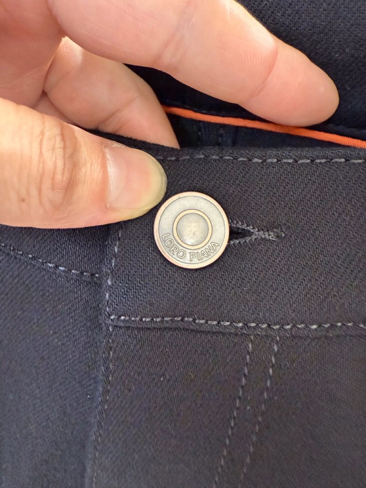 Loro Piana 诺悠翩雅 lP🆕ss 秋冬新品男士棉质不褪色牛仔裤， 裁剪精细完美，经典颜色上身很