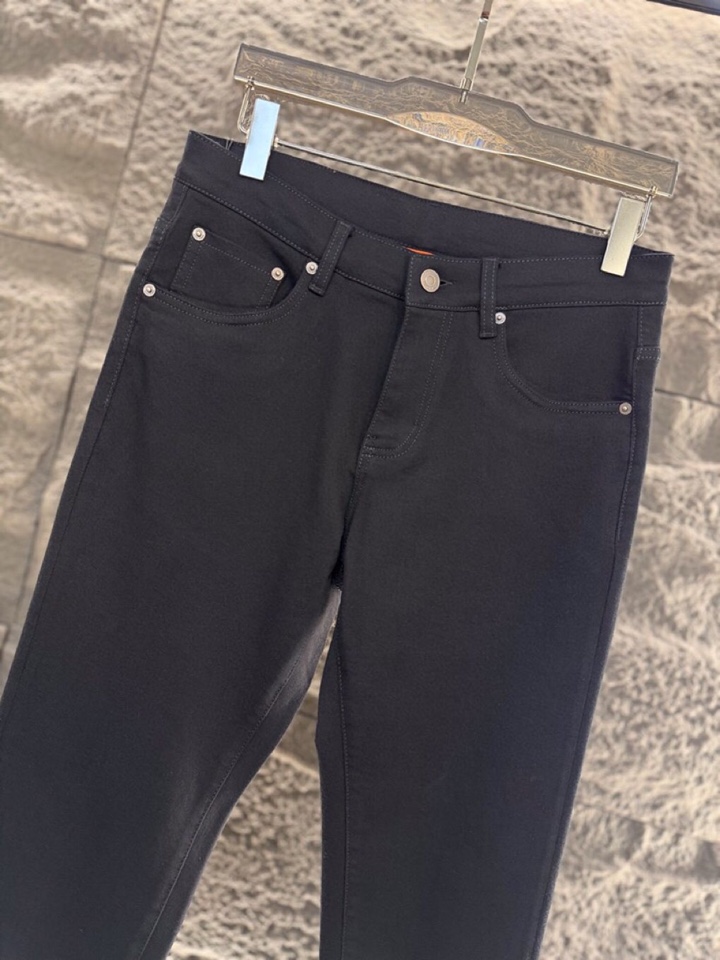 Loro Piana 诺悠翩雅 lP🆕ss 秋冬新品男士棉质不褪色牛仔裤， 裁剪精细完美，经典颜色上身很