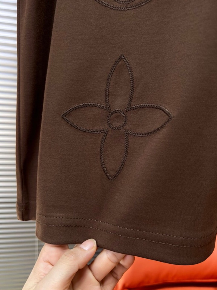 Louis Vuitton 路易威登 LV 驴牌2025春夏新品短袖圆领T恤，原版印花刺绣字母Logo，