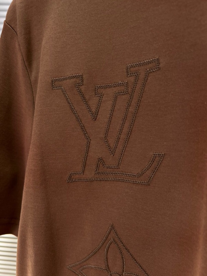 Louis Vuitton 路易威登 LV 驴牌2025春夏新品短袖圆领T恤，原版印花刺绣字母Logo，