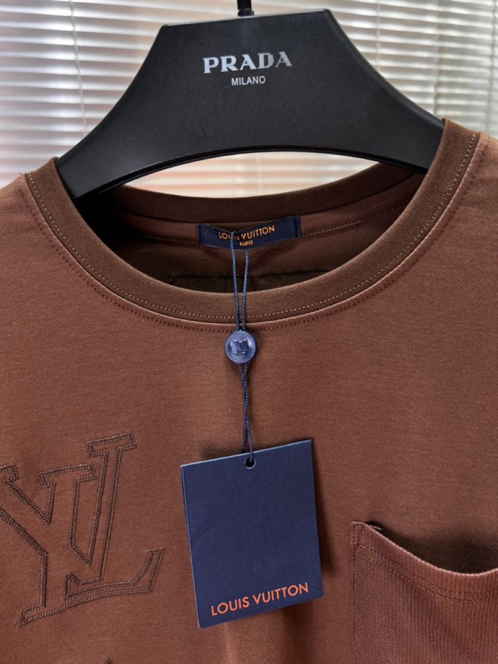 Louis Vuitton 路易威登 LV 驴牌2025春夏新品短袖圆领T恤，原版印花刺绣字母Logo，