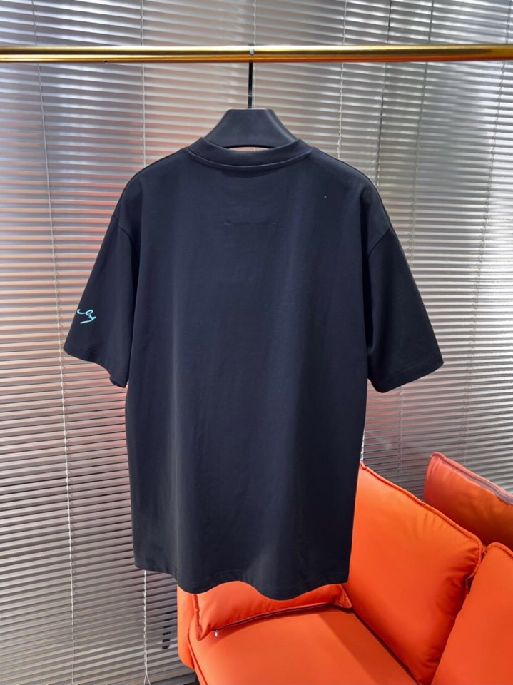 Givenchy 纪梵希2025春夏新品短袖圆领T恤，原版印花刺绣字母Logo，三标齐 帅气时尚，简约百