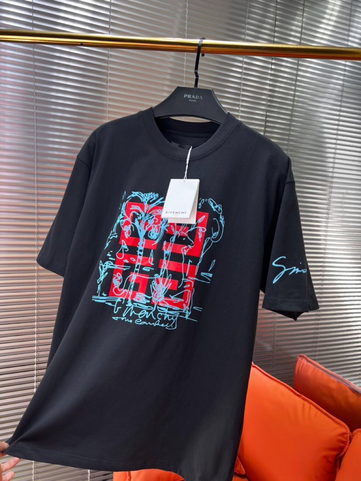 Givenchy 纪梵希2025春夏新品短袖圆领T恤，原版印花刺绣字母Logo，三标齐 帅气时尚，简约百